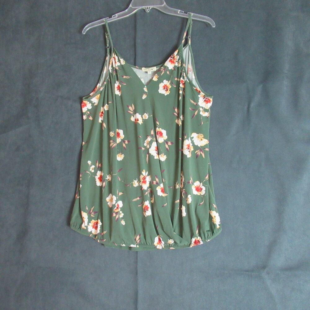 Beacon Top Womens 2X Green Floral Niomie Front Cross Knit Tank Stitch Fix NWT